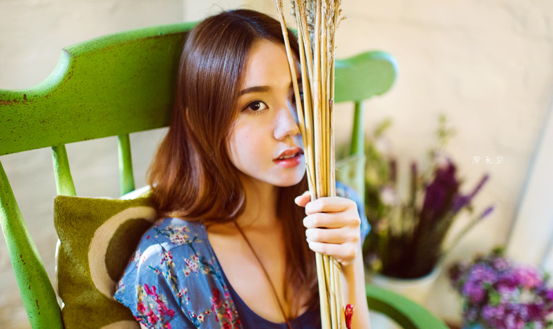 碎花长裙女子清纯图  第8张