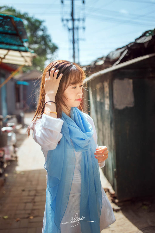 清纯美女户外小清晰写真  第4张