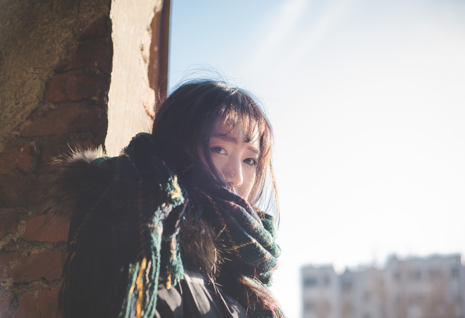 冬日户外浮光少女清纯图  第15张