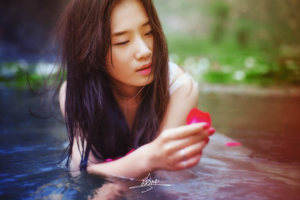 湿身女子水中小清晰图  第2张