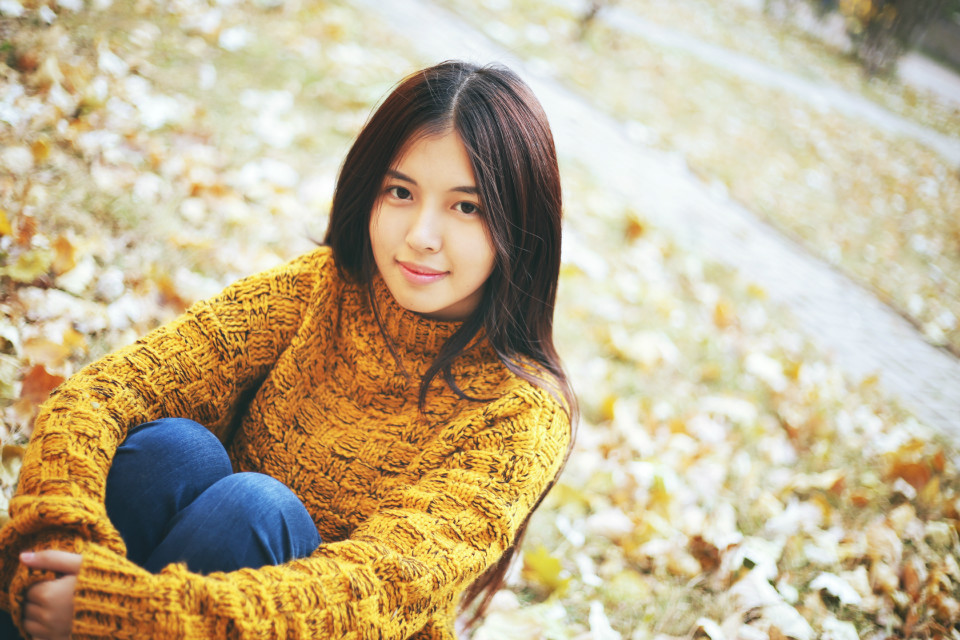 深秋暖阳下清纯甜美姑娘  第15张