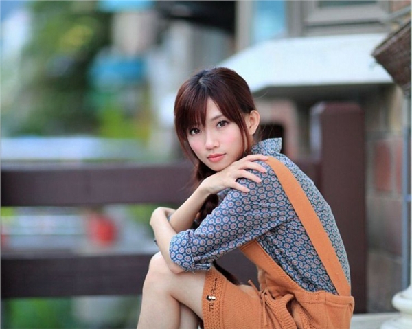 复古时尚甜美女孩  第1张