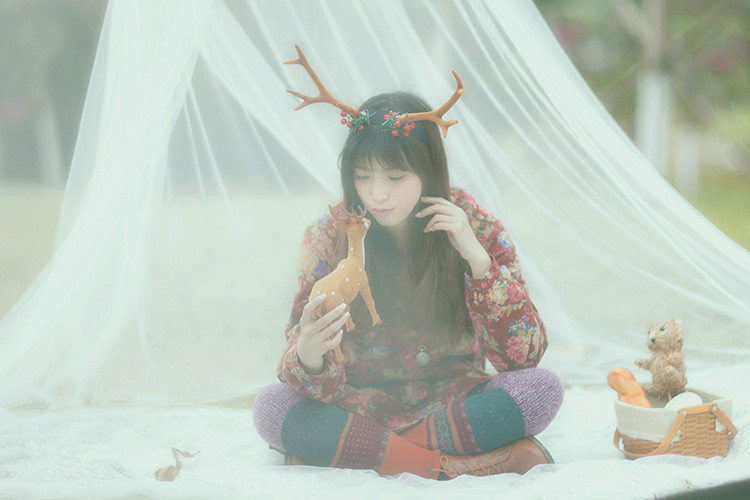 童话里的长发迷人女子  第19张