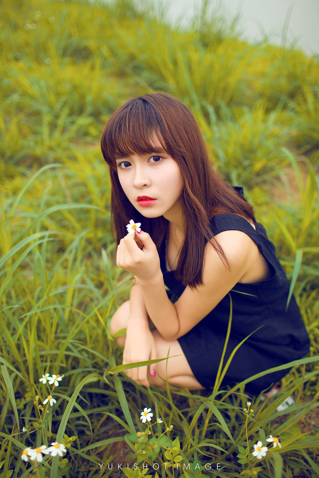 黑裙女子夏日小清新  第11张