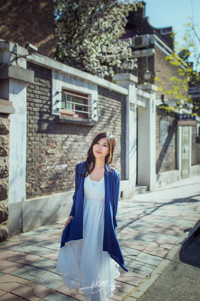 暖阳下的长裙少女迷人图  第15张