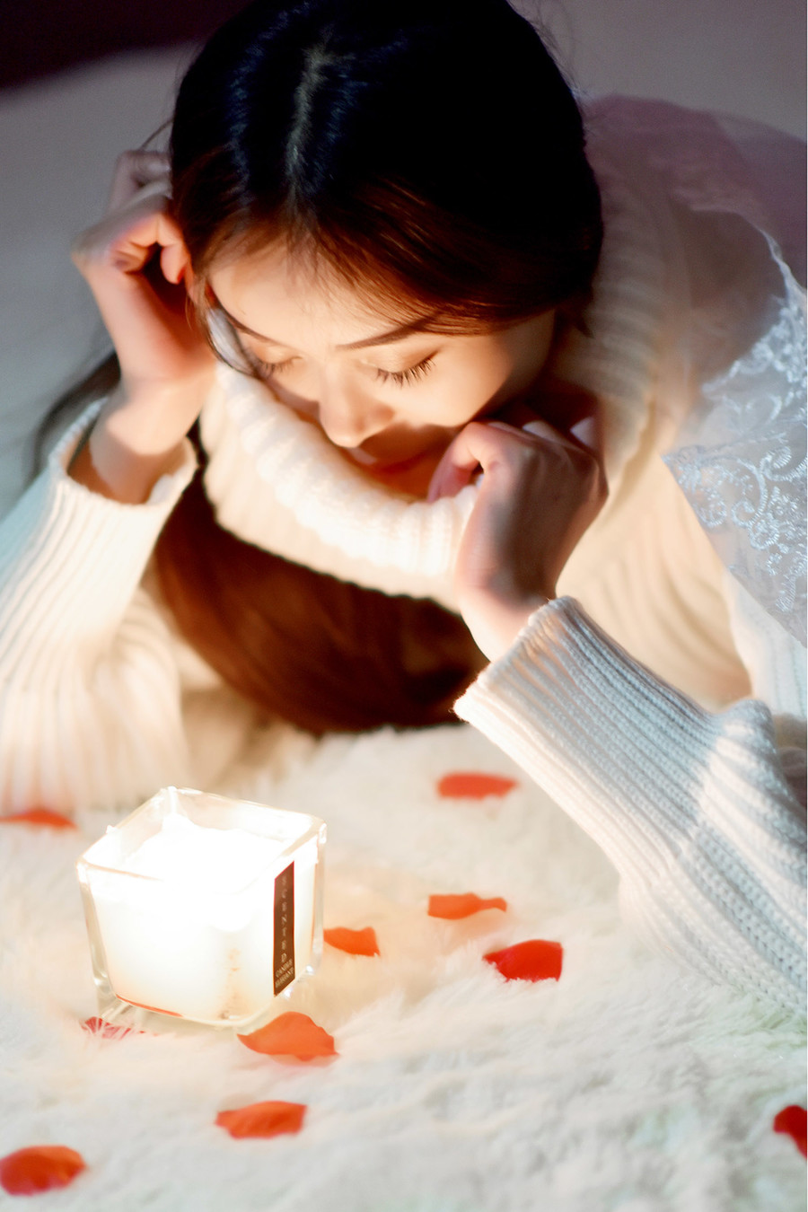 夜晚清纯美女的独自忧伤  第6张