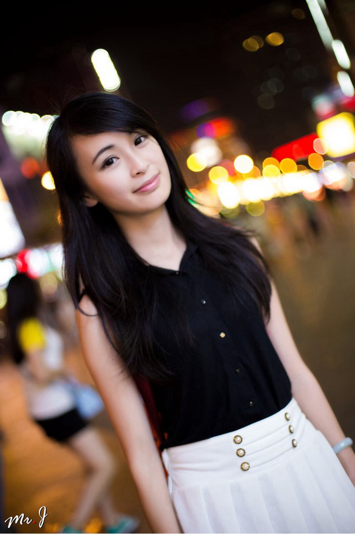 休闲时光的清纯女子  第2张