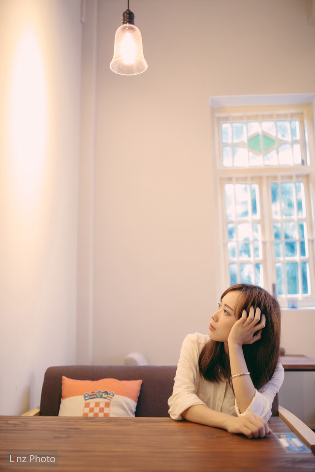 咖啡馆清纯甜美女孩  第10张