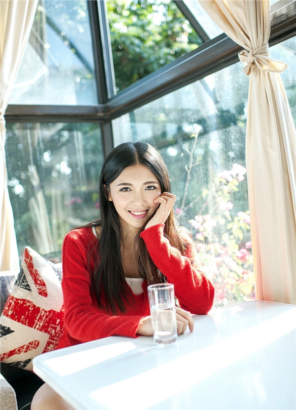 长腿美女清纯甜美笑容  第2张