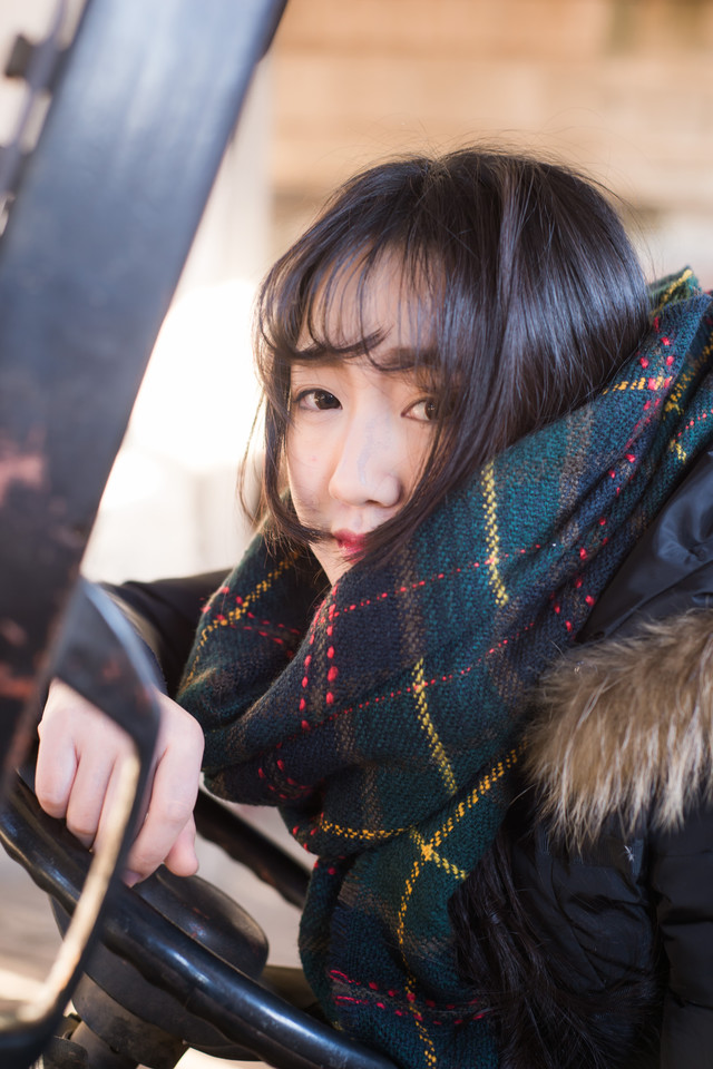 冬日户外浮光少女清纯图  第14张