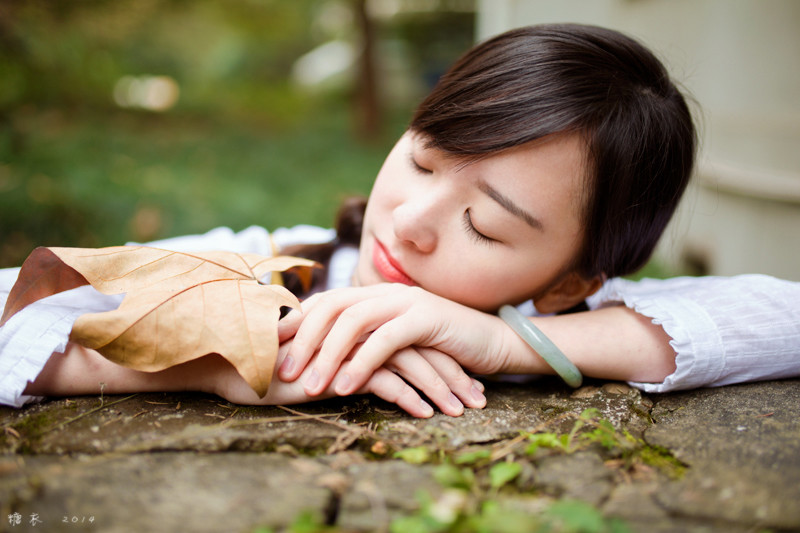 秋日清纯美女迷人图  第9张