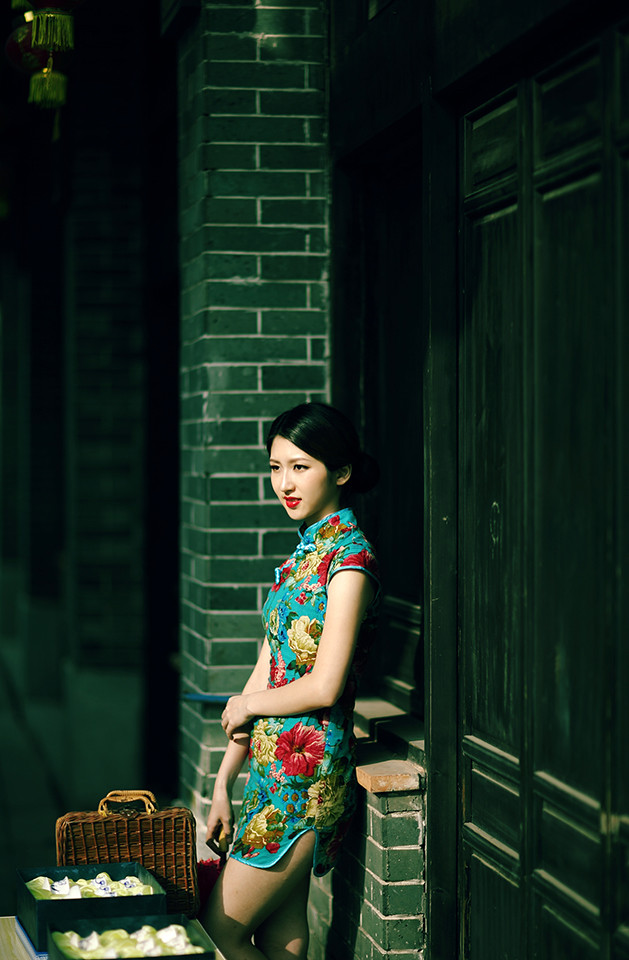 旗袍美女甜美艺术照  第6张