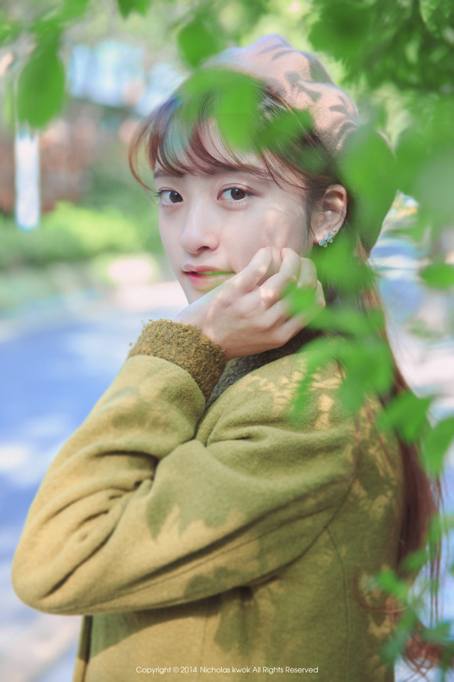 冬日暖阳下的清纯美女  第11张