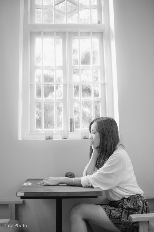 咖啡馆清纯甜美女孩  第2张