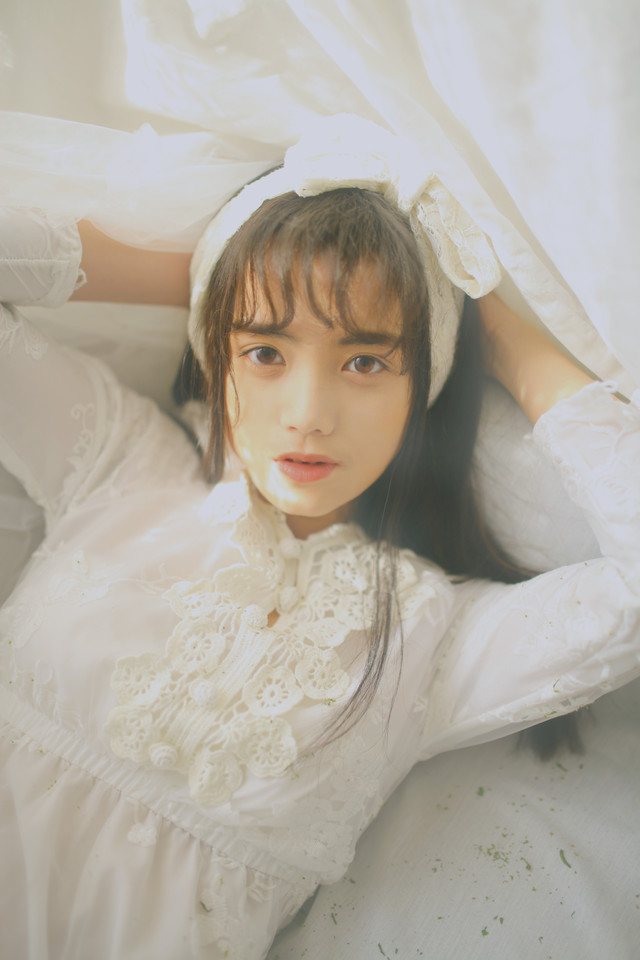 娇羞女子清纯梦幻气质图  第2张