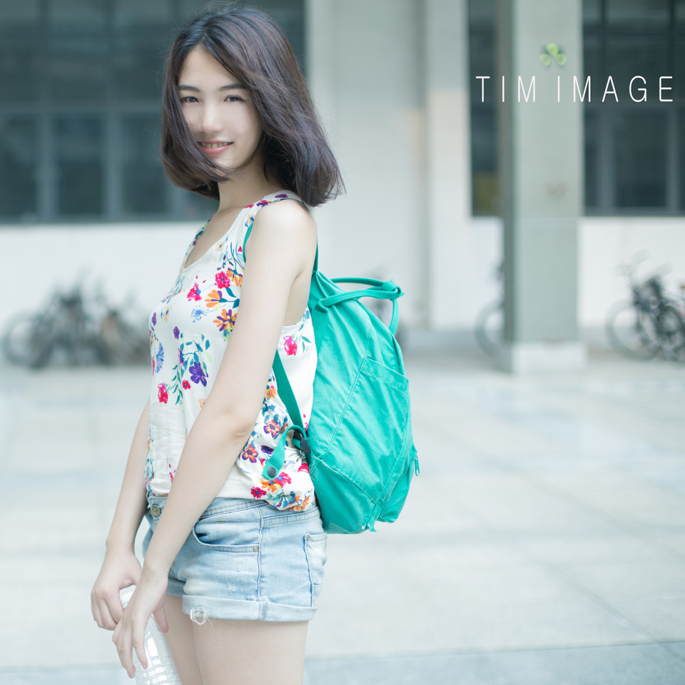 短发美女清凉一夏写真  第8张