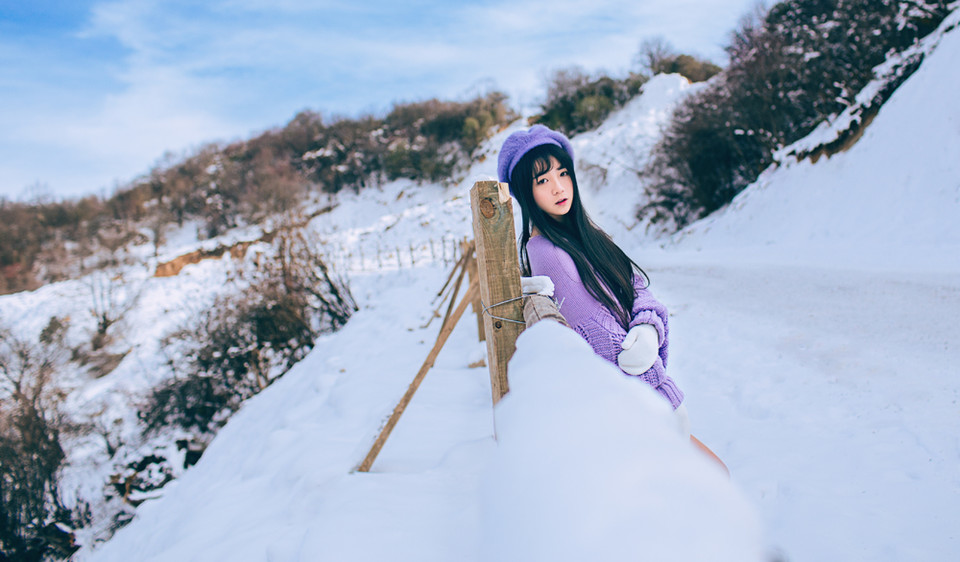 雪地清纯妹子私房照  第1张