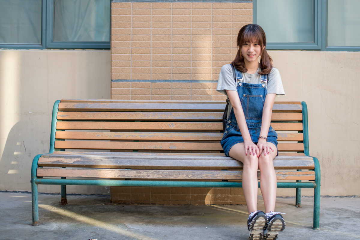 背带裤女子的双马尾清纯图  第14张