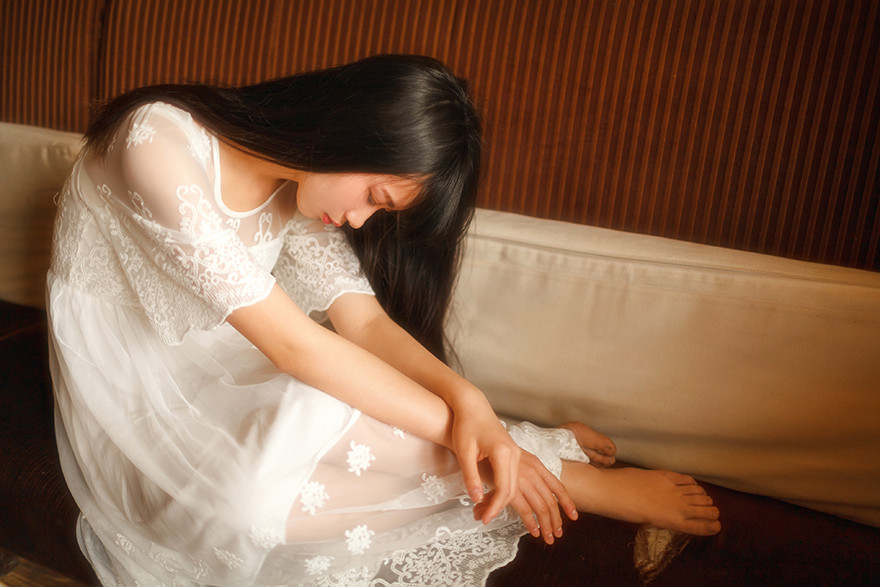 柔光美女私房迷人白裙  第9张