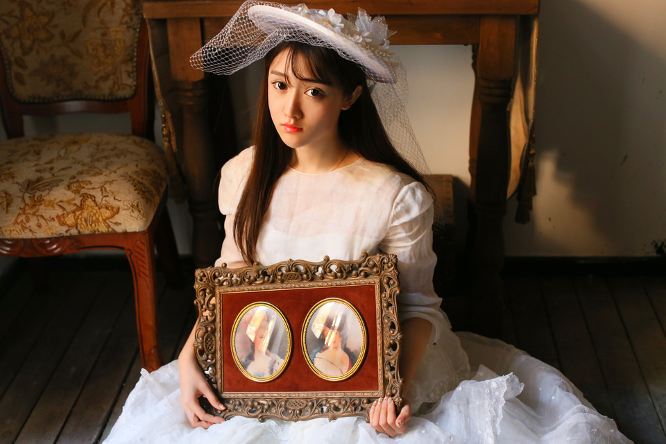 唯美女子私房迷人艺术照  第1张