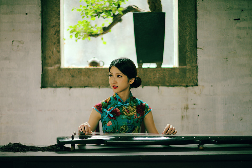 旗袍美女甜美艺术照  第10张