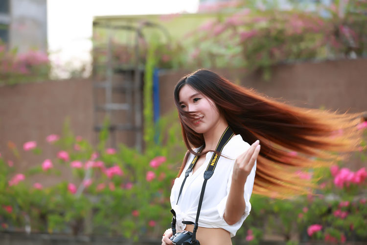 晚秋时分的清纯可爱美女  第9张