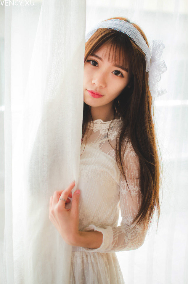 长发女子安静私房清纯写真  第11张