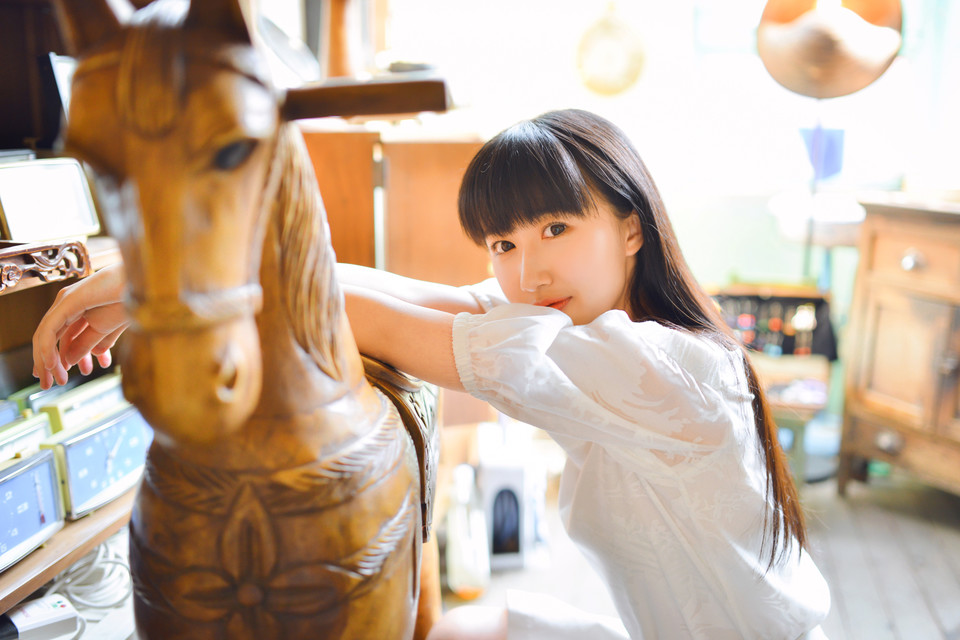 甜美清纯白裙少女  第8张