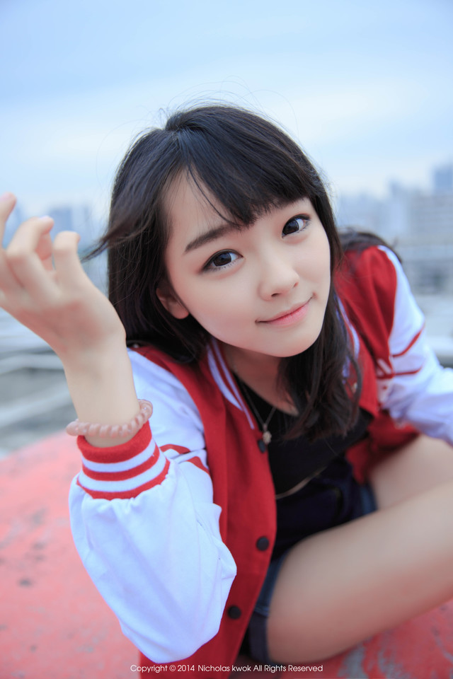 甜美女子的清纯写真图  第4张