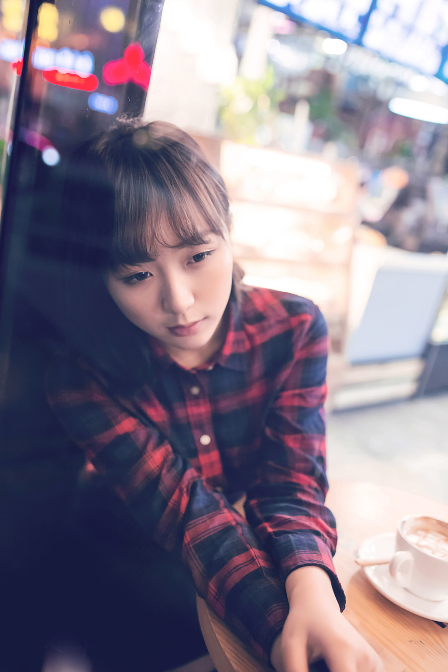 复古女子户外气质写真  第7张