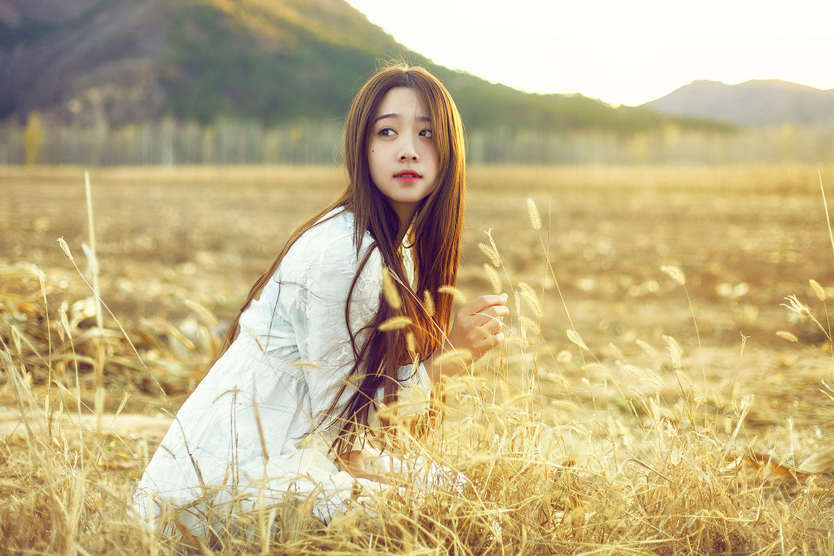 长发女子唯美迷人写真  第7张