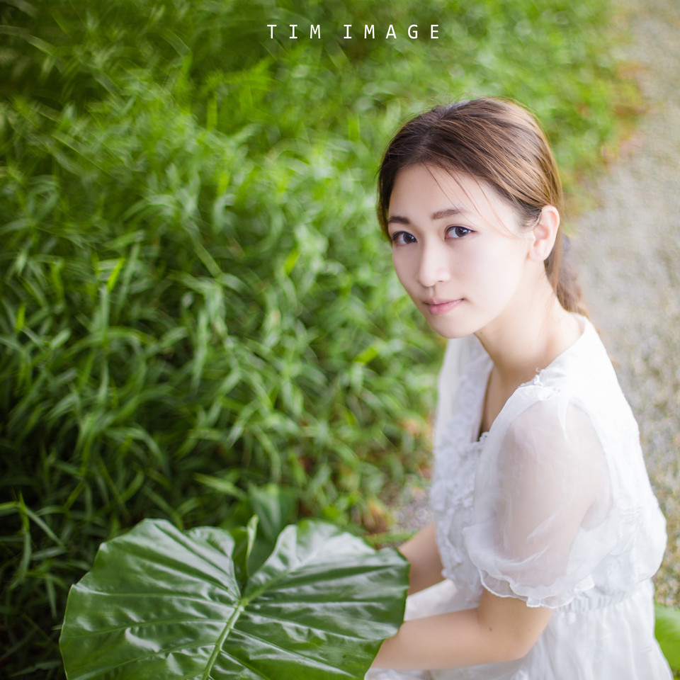 长裙女子纪念青春时光  第14张