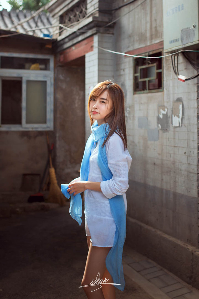 清纯美女户外小清晰写真  第1张