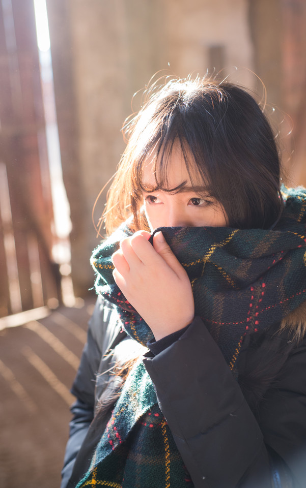 冬日户外浮光少女清纯图  第9张