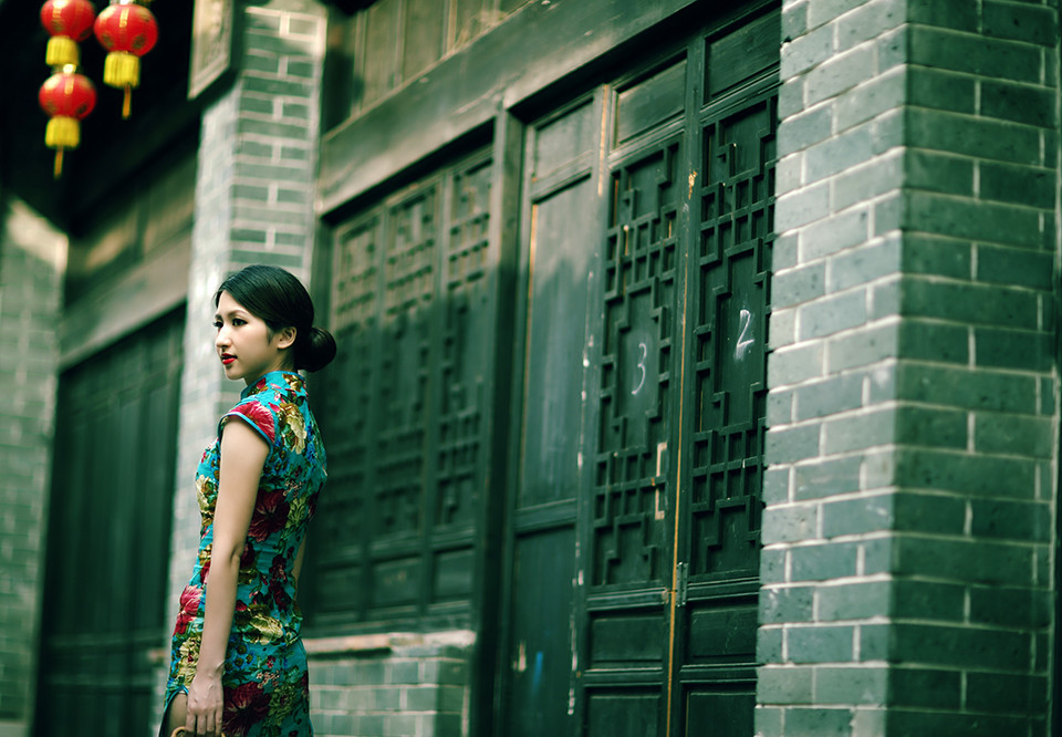 旗袍美女甜美艺术照  第9张