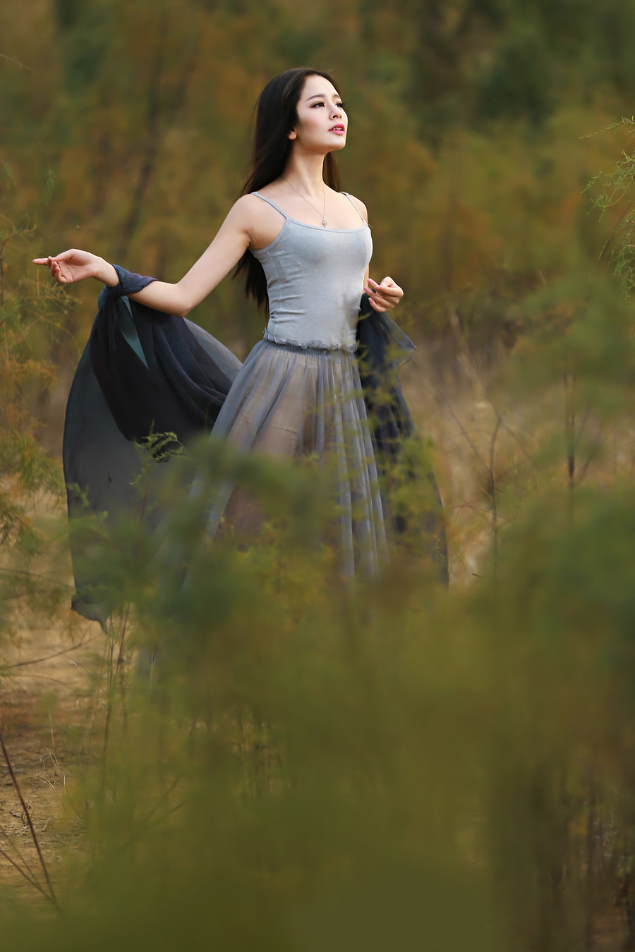 养眼美女户外夕阳落下  第7张