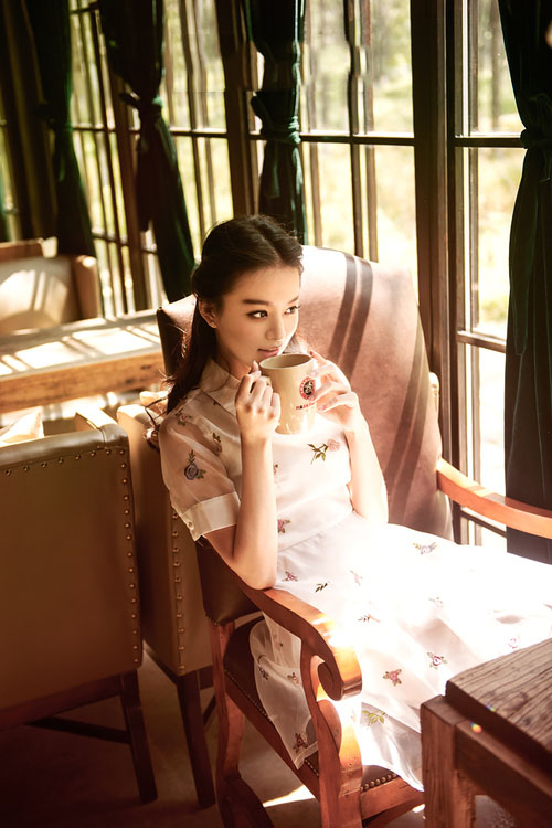 小清新美女的咖啡店清纯图  第6张