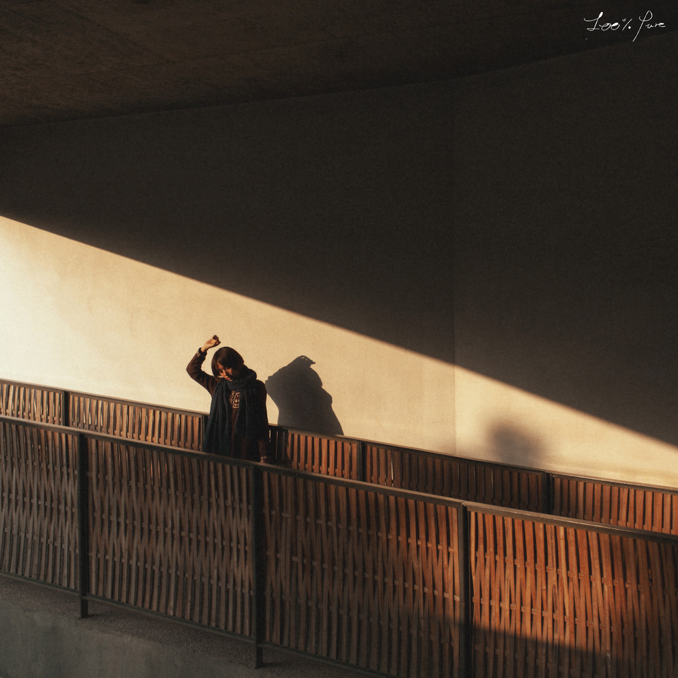 短发女子的清纯唯美写真图  第4张