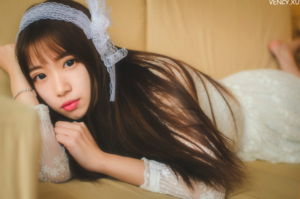 长发女子安静私房清纯写真  第14张