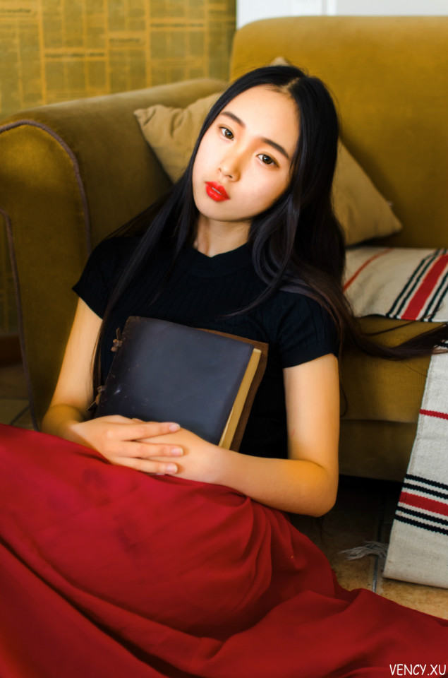 长发女子小清新甜美图  第8张