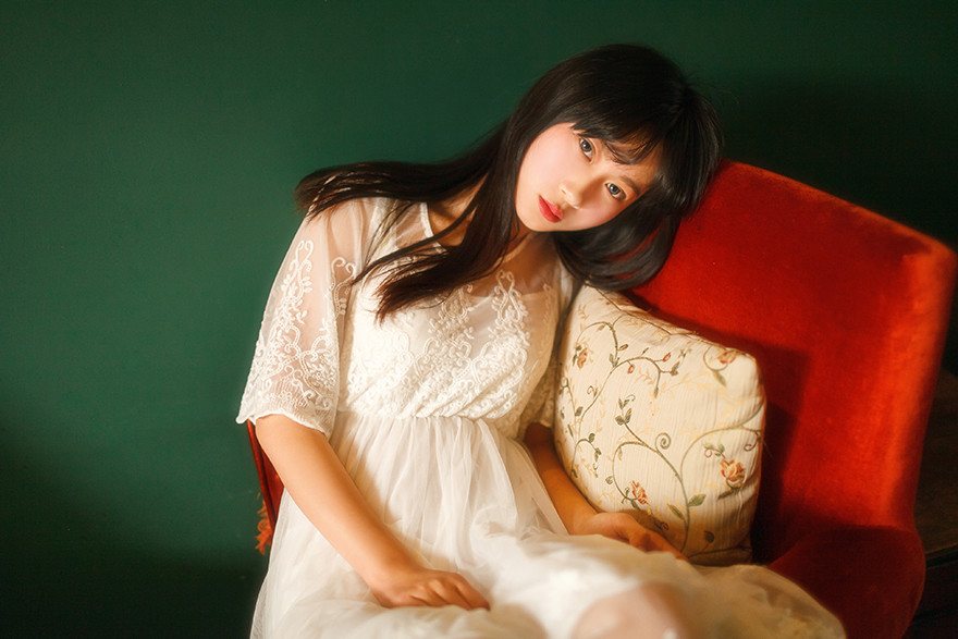 柔光美女私房迷人白裙  第1张