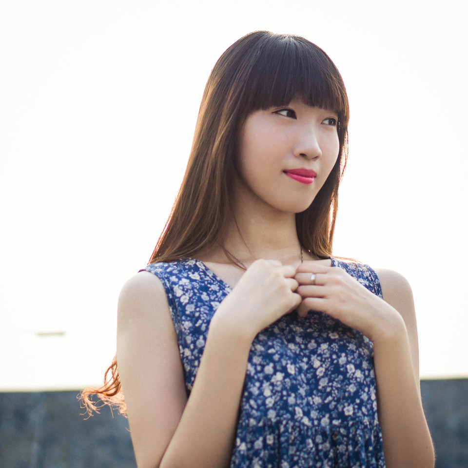 碎花长裙美女在天台清纯照  第6张