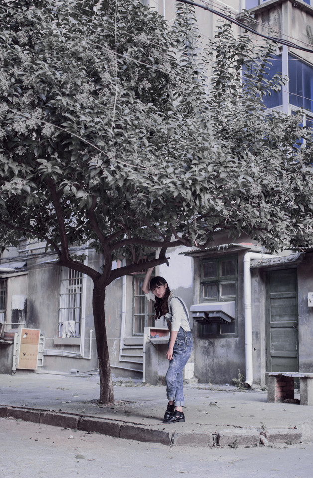 霸气女子户外迷人身姿  第8张