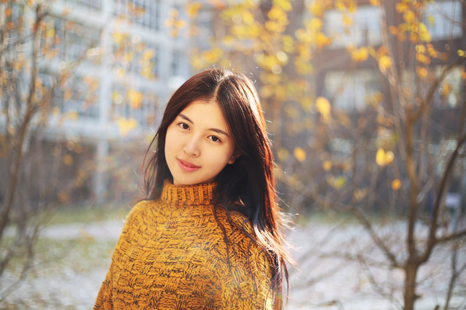 深秋暖阳下清纯甜美姑娘  第5张