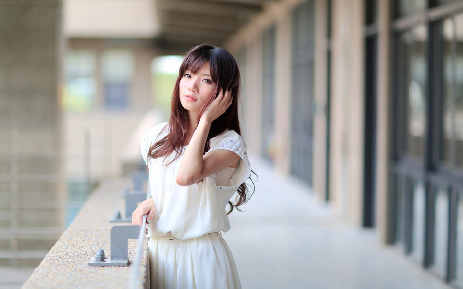 清纯甜美姑娘户外图  第13张