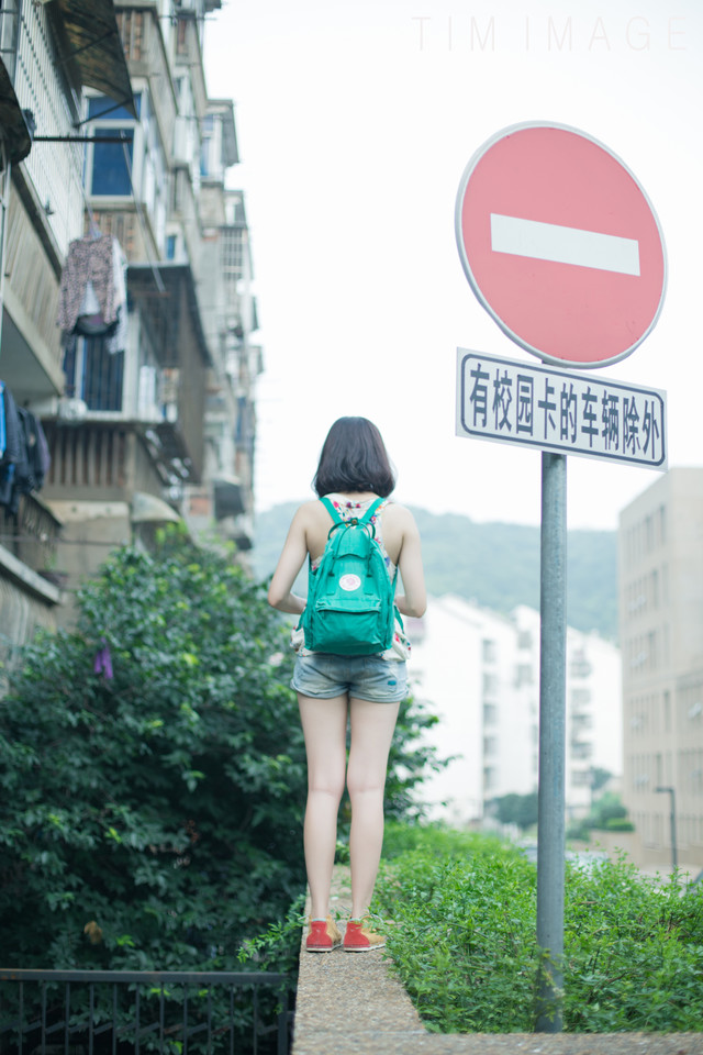 短发美女清凉一夏写真  第1张