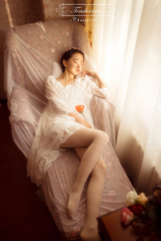 纯白私房照甜美清纯女  第1张