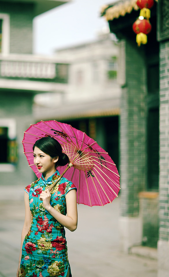 旗袍美女甜美艺术照  第2张