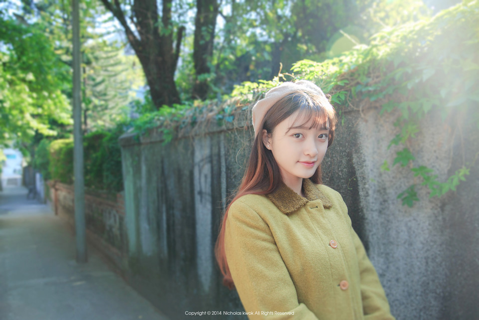 冬日暖阳下的清纯美女  第9张