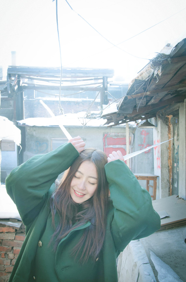 冬日长发清纯漂亮美女  第3张